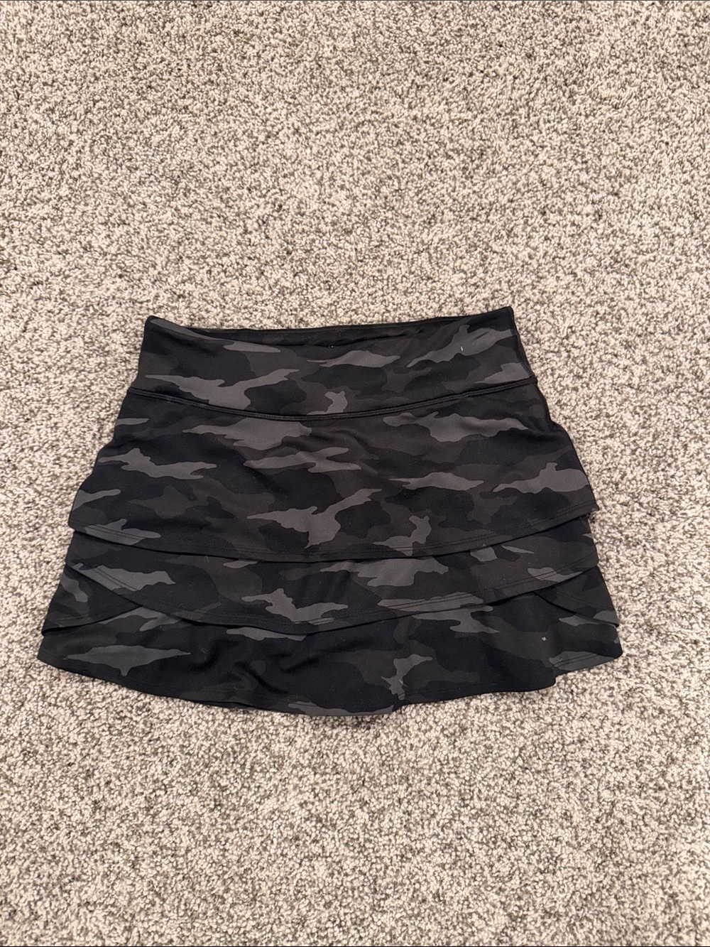 Athleta Girls Black Gray Camo Tiered Skort